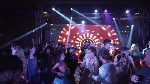 Al and Anki Sangeet Wedding Dance Morni Banke + Flash Mob смотреть онлайн