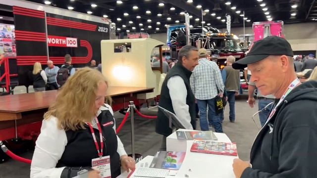 Kenworth W900L Anniversary Edition at MATS 2023 смотреть онлайн