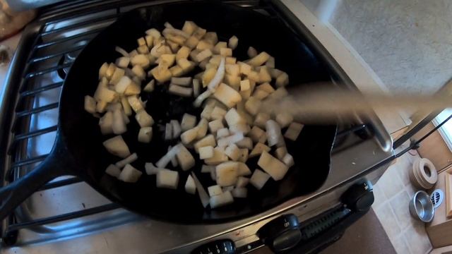 Fried Potatoes | Cast Iron Wednesday In My Truck Camper смотреть онлайн