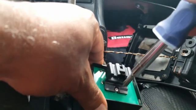 Troubleshooting a 99 Miata Window Not Going Down смотреть онлайн