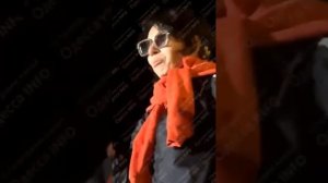 ⚡️ в ОДЕССЕ женщина РАЗВЕРНУЛА флаг РОССИИ