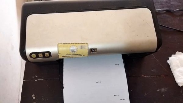 Hp deskjet D2400 lampu selalu berkedip