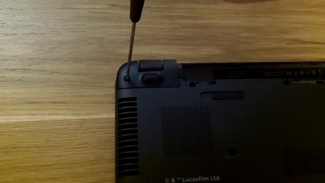 Installing a SSD into the HP Star Wars Special Edition Laptop смотреть онлайн