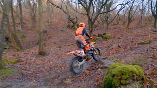 Dani Ariztia - Pilóto Enduro HARD - Persecucion ACRO + FPV dron - 2021 смотреть онлайн