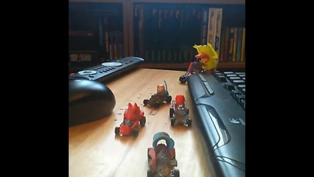 70s Toys Racing On My Desk смотреть онлайн