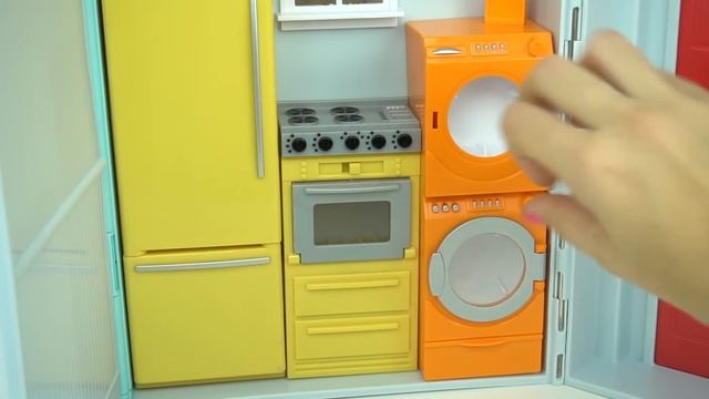 Barbie House Tour - Totally Real DollHouse Playset - Decorating DollHouse with Furniture смотреть онлайн