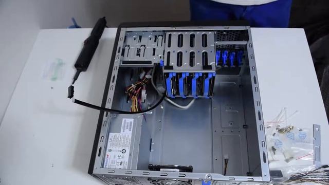 Building my new pc -- Part one: The motherboard and case. смотреть онлайн