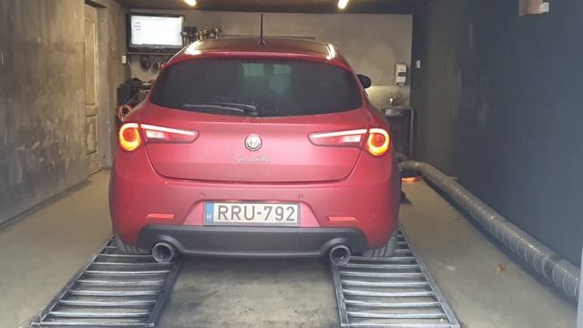 Alfa Romeo Giulietta Qv 1750Tbi 235hp (Remap Dyno) смотреть онлайн