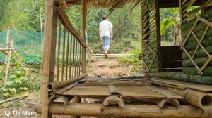 The girl completed the windows and stairs with bamboo.Ly thi Minh