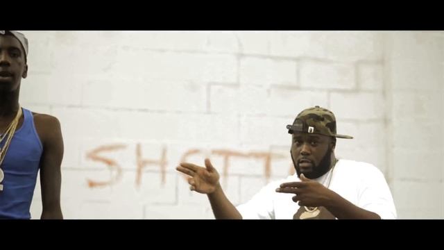 Spitta ft. Maine Musik - Out Da Window (MUSIC VIDEO) смотреть онлайн