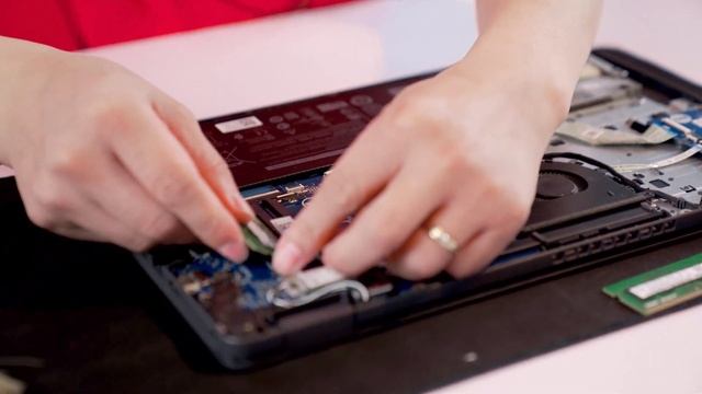 Hướng dẫn chi tiết Vệ sinh Laptop - Những lưu ý quan trọng | LaptopWorld смотреть онлайн