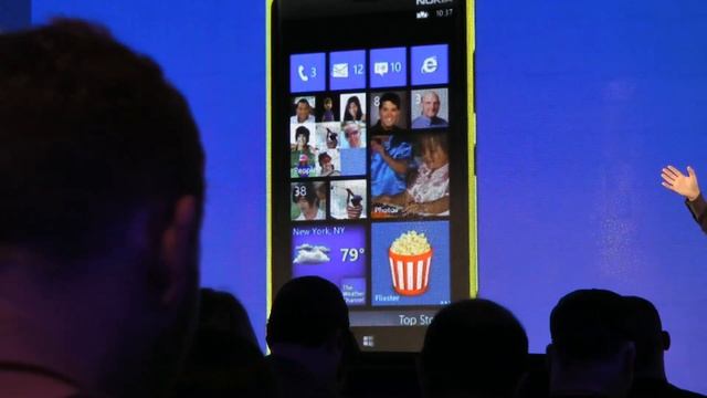 HowardForums.com: Windows Phone 8 demo with Joe Belfiore смотреть онлайн