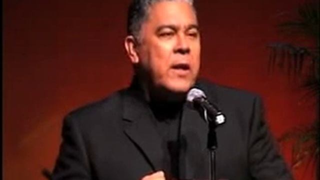 Danny Rivera Accepts HOLA Award at the 2006 Gala смотреть онлайн