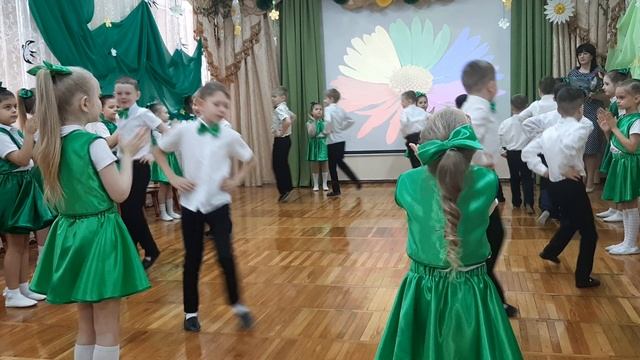 Веселый танец - полька "Не шали" (подготовительная группа) смотреть онлайн