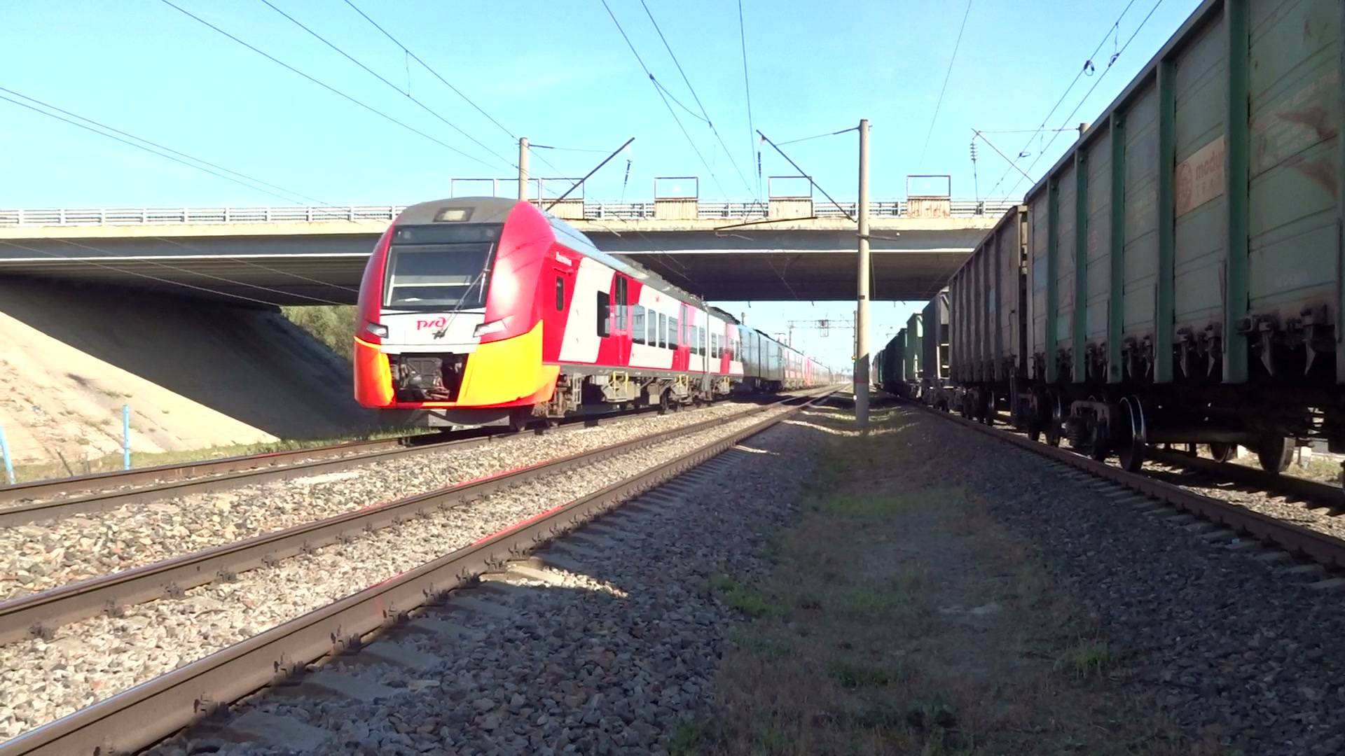 Сдвоенный электропоезд ЭС1П-???/029 не перегоне Доскино - Игумново смотреть онлайн