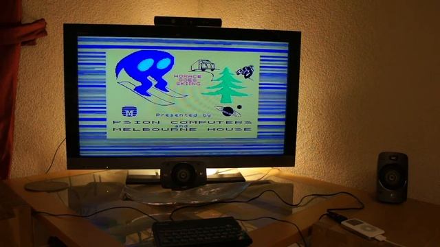 Loading ZX Spectrum games from an iPod Photo смотреть онлайн