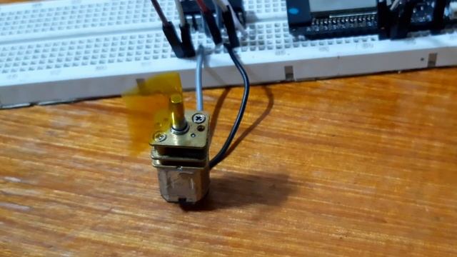 How to use L293D motor driver with ESP32 смотреть онлайн