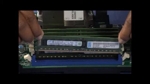 IBM System x 3300 M4 Installing a DIMM смотреть онлайн