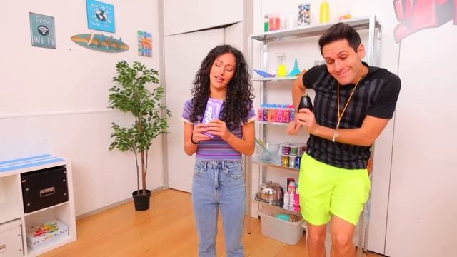 SOPRAVVIVIAMO AL COLORE DEGLI SPAGHETTI CON I NOSTRI AMICI PER 24 ORE!🍝 смотреть онлайн