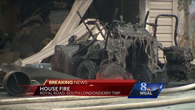 Family, cats escape Lebanon County house fire смотреть онлайн