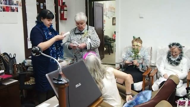 № 1500 Поздравления с Днём рождения и Новым годом смотреть онлайн