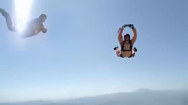 Skydiver Really New Windows Phone 7 Official Ad [HD] смотреть онлайн