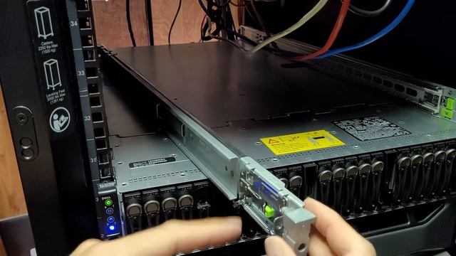 How to install Cisco UCS C220 C240 M4 server rails смотреть онлайн