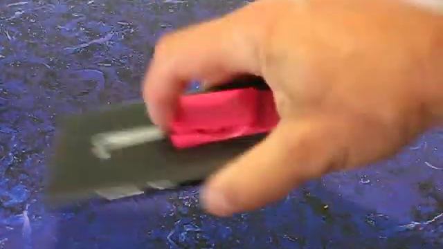 FlyGrip on a Nokia Lumina 900 Microsoft WIndows Phone - One handed solution + Kickstand смотреть онлайн