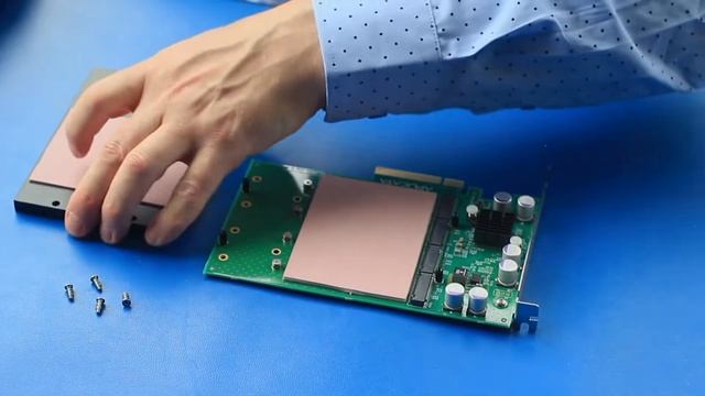 Installation of Aplicata Quattro 400 M.2 NVMe Adapter смотреть онлайн