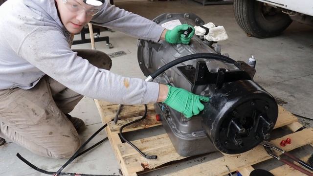 The Bus Is Back!!! Allison Transmission Install and Window Repair смотреть онлайн