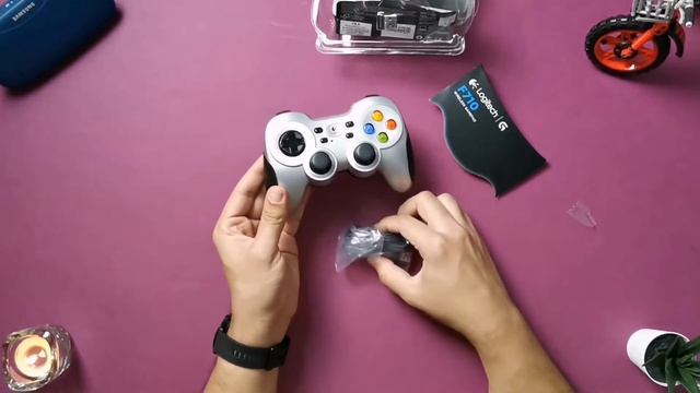 Logitech F710 GamePad - Unboxing смотреть онлайн