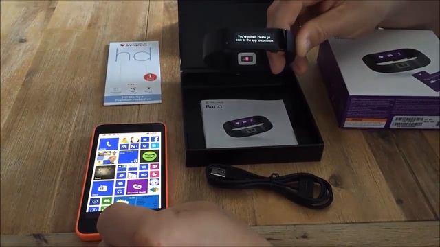 Microsoft Band - Unboxing und erste Eindrücke смотреть онлайн