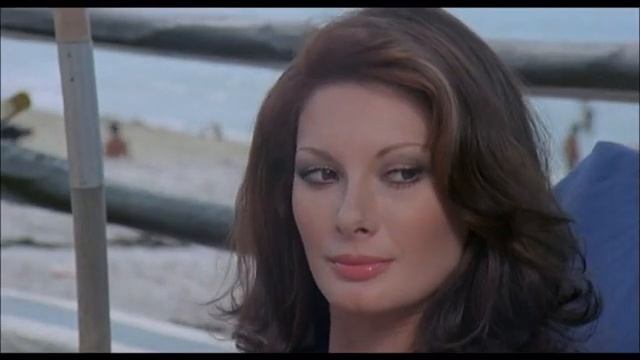 E. Fenech: "Mi ero scordata che effetto fa sapere che sarebbero tutti felici di portarmi a letto" смотреть онлайн