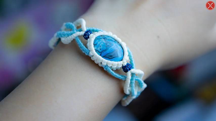 Macrame tutorial： A cutie mixed duo color bracelet ｜ Hướng dẫn thắt vòng tay phối 2 màu d смотреть онлайн