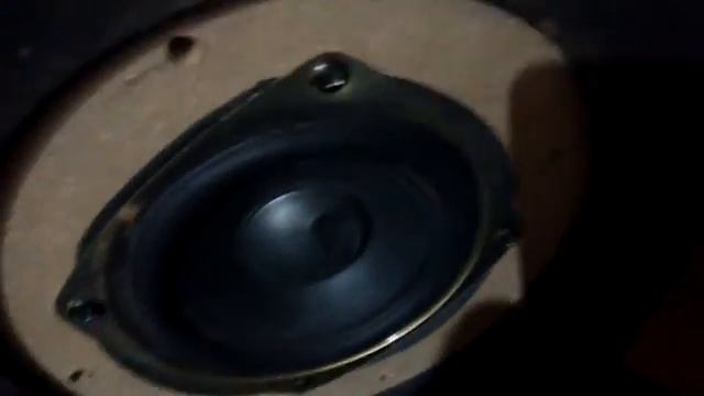 Bass test on tiny 4" woofer смотреть онлайн