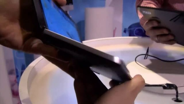 MSI 7" Dual Screen Proof of Concept EReader смотреть онлайн