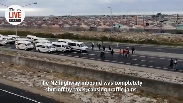 Taxi strike shuts down CT highway, passengers jump out of bus windows to flee chaos смотреть онлайн