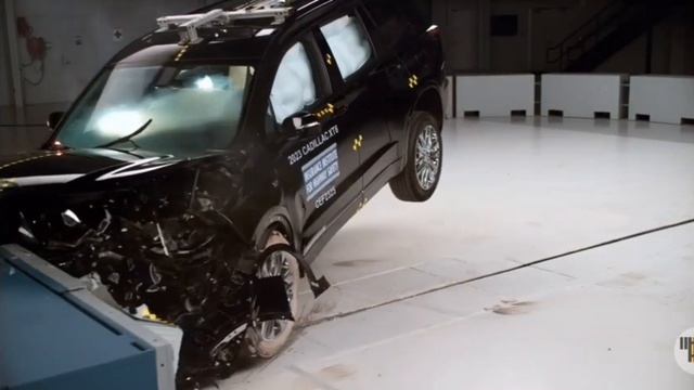 2023 Cadillac XT6 Crash Test