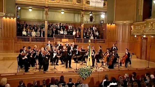 Mozart: Versenymű fuvolára és hárfára K. 299. 2. tétel (Vigh Andrea, Drahos Béla) смотреть онлайн
