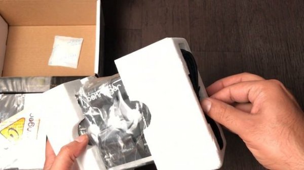 Behringer U-PHORIA UM2  UNBOXING