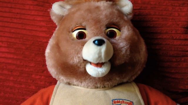 Teddy ruxpin Looking out the window смотреть онлайн