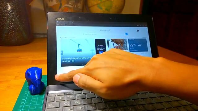 Windows 10 on Asus T100 動手玩 Hands-on смотреть онлайн