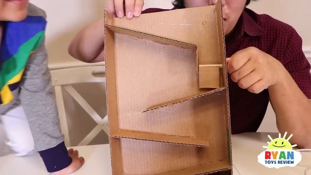 DIY Gumball Dispenser out of Cardboard at Home смотреть онлайн