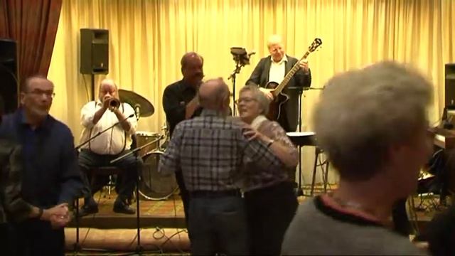 Kingos Swing Quartet med Flemming Krøll og Ole "Fessor" Lindgreen i Næsbyhoved Skov, - (del 2). смотреть онлайн