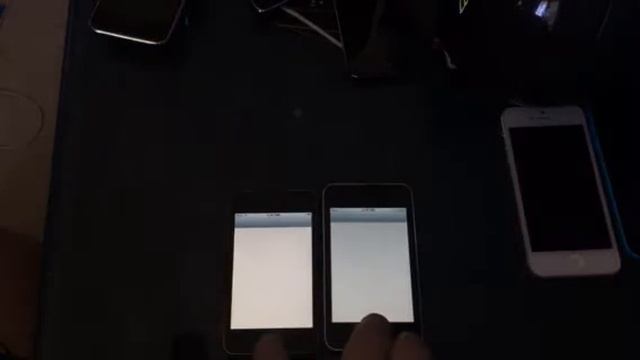 iOS 3.1.3 vs iOS 4.2.1 смотреть онлайн