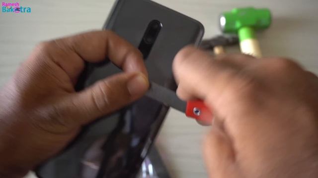 OnePlus 7 Pro Screen Scratch Test смотреть онлайн