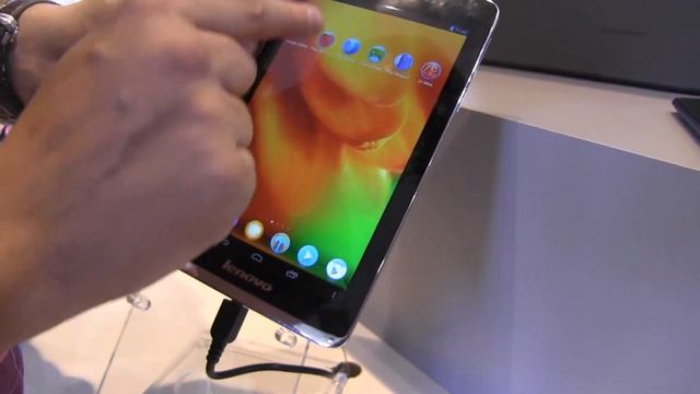 Lenovo S5000 7" Android Tablet Hands On & Comparison: Nexus 7, iPad Mini IFA 2013 смотреть онлайн