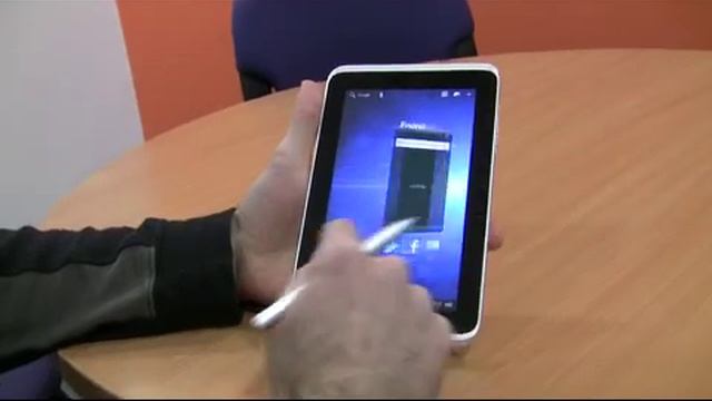 HTC Flyer running Android 3.2 Honeycomb.flv смотреть онлайн