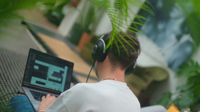 Focal Lensys Professional: Accuracy. Anywhere. смотреть онлайн