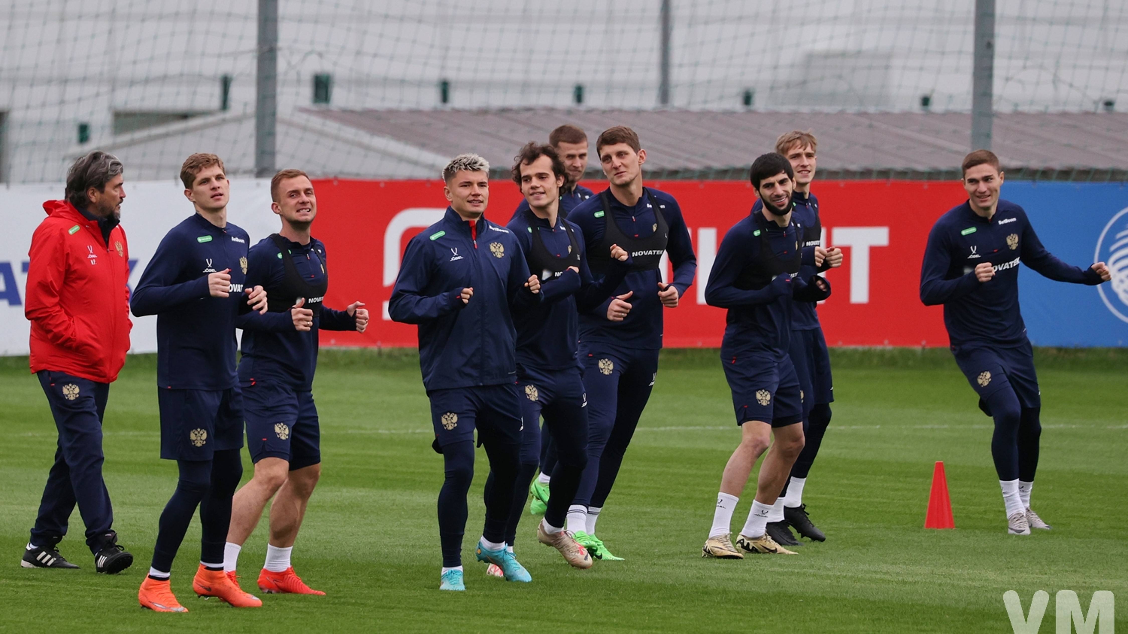 Нет товарищеских матчей в октябре? Зато есть открытая для прессы тренировка национальной сборной. смотреть онлайн